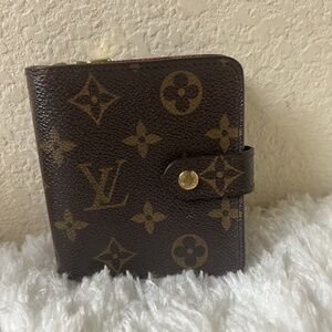 Louis Vuitton Monogram Porte-Papier Zippé Wallet